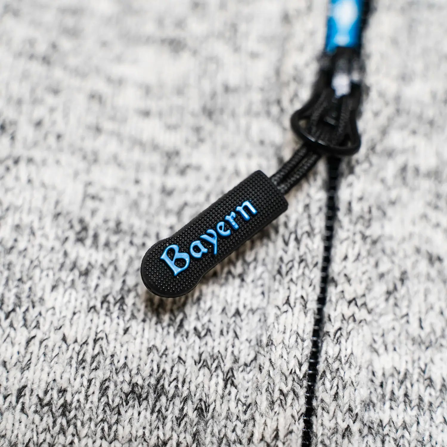 Bayern Reißverschluss #Farbe_Hellgrau