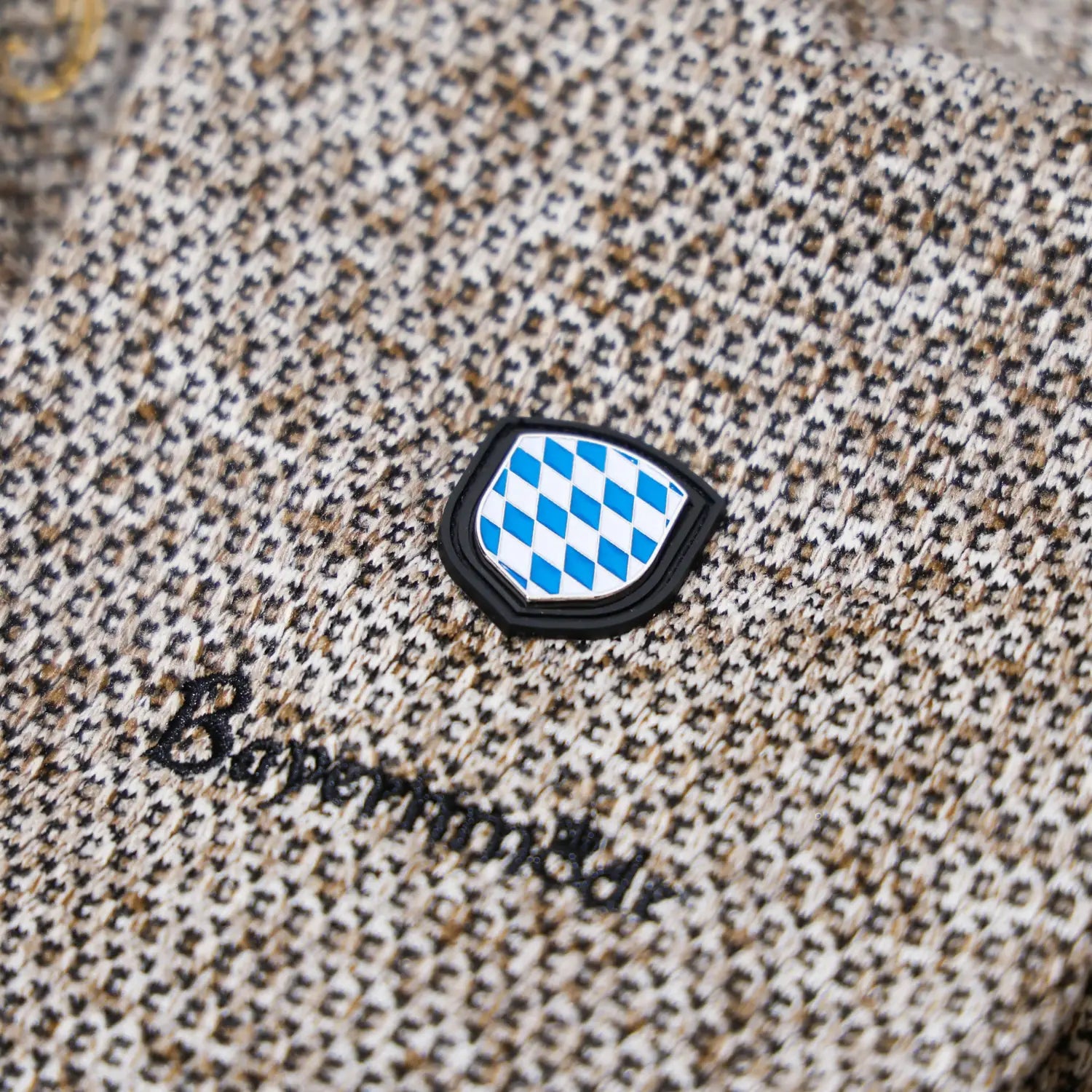 Bayernmode Metall Emblem #Farbe_Hellbraun-Strick